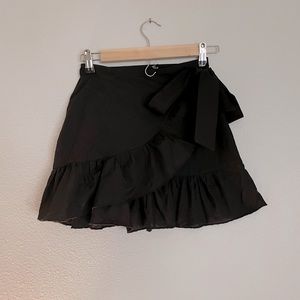 Mini skirt with bow